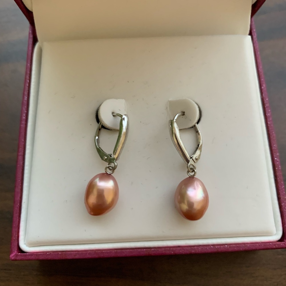 ‘Helzberg Diamonds’ Pink Pearl Earrings